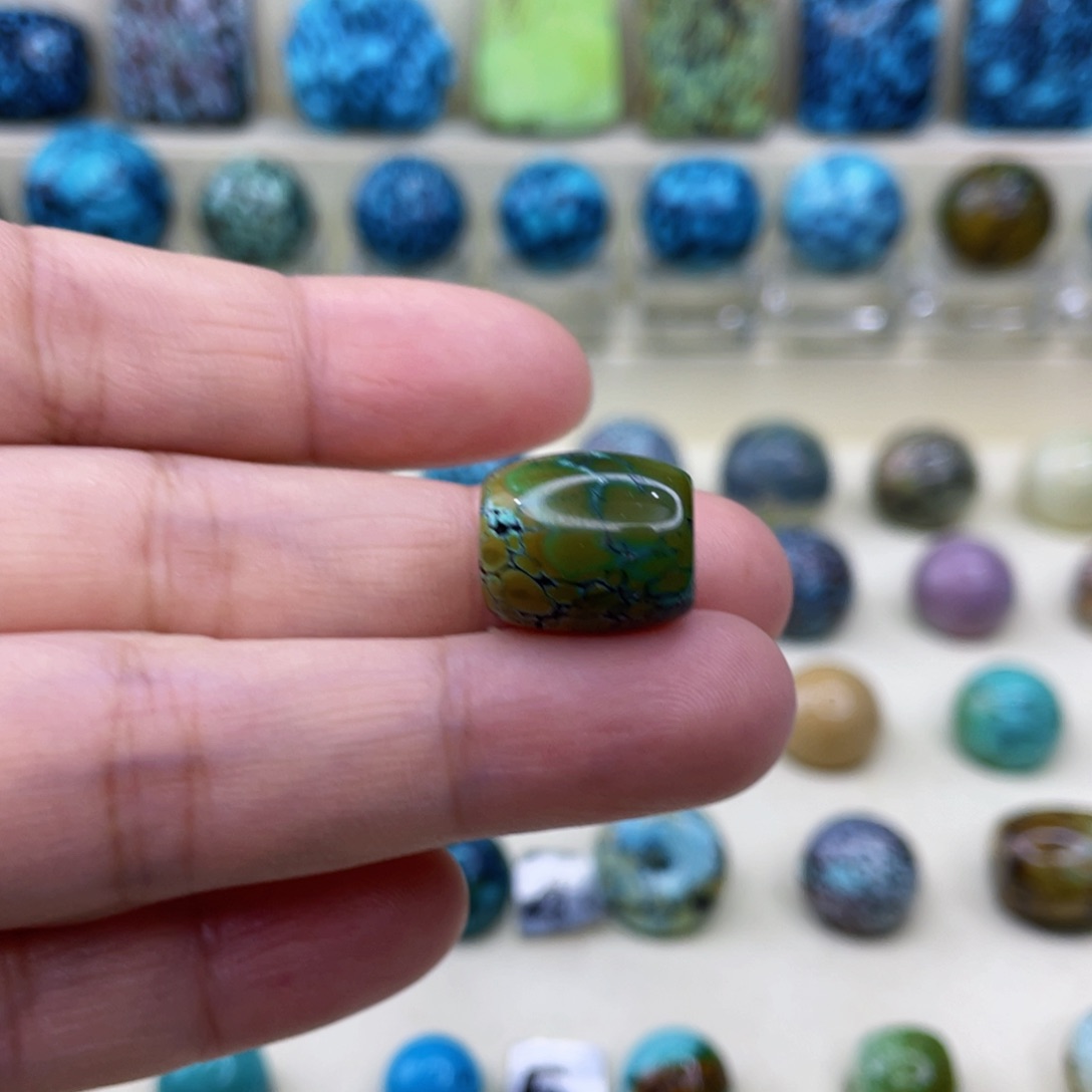 未镶嵌绿松石颈饰