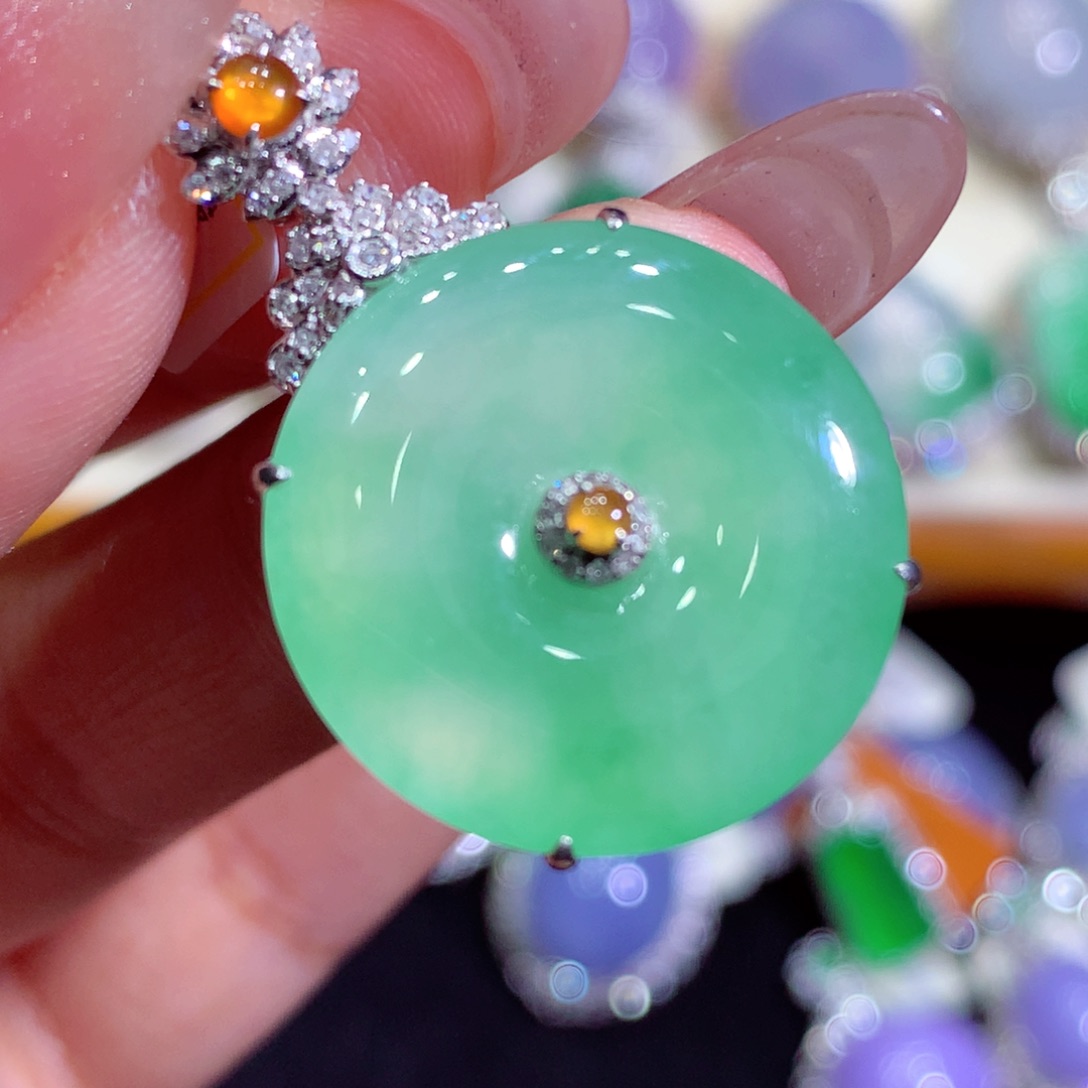 翡翠18K金镶嵌吊坠(不含链)