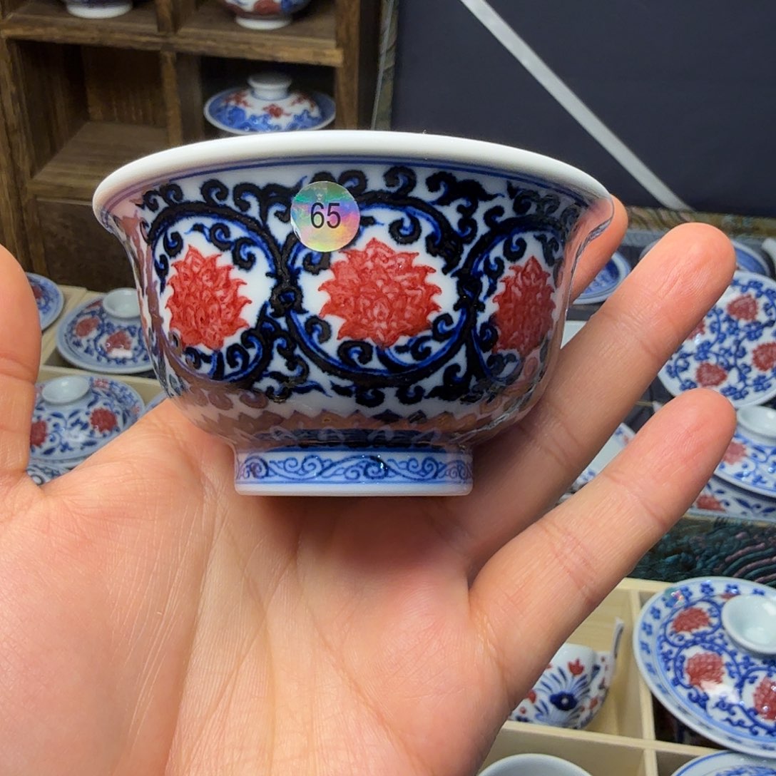 釉里红压手杯活动款