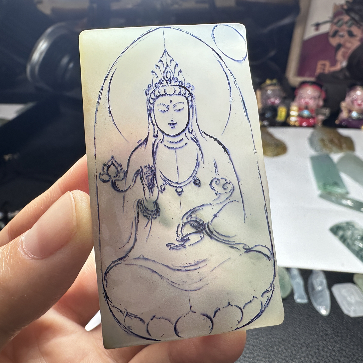 天然缅甸A货翡翠 持莲素衣（李通.工）