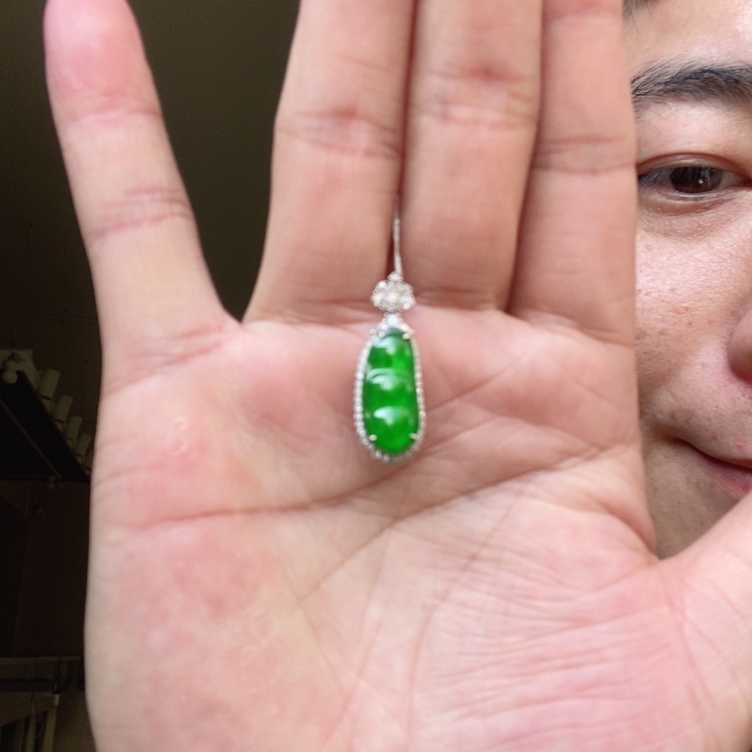 翡翠18K金镶嵌吊坠(不含链)福豆