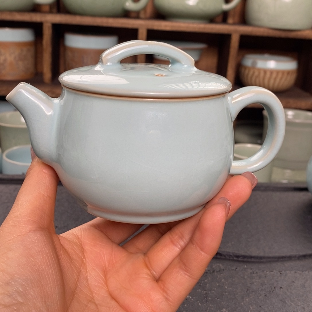 【闪购商品】天青汉瓦壶微微瑕。。。。。。。