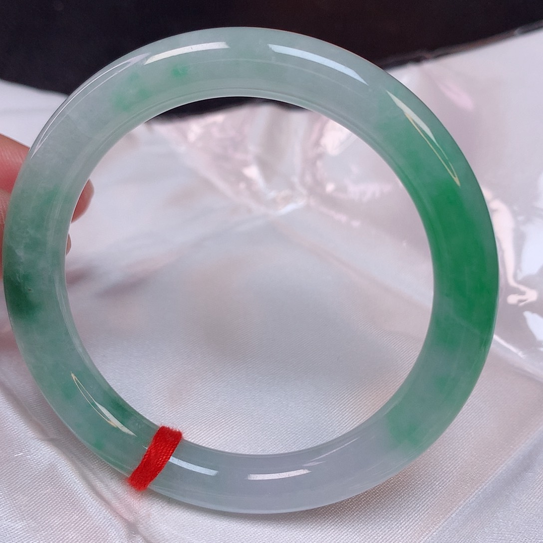 翡翠手镯未镶嵌53+ 翡翠手镯