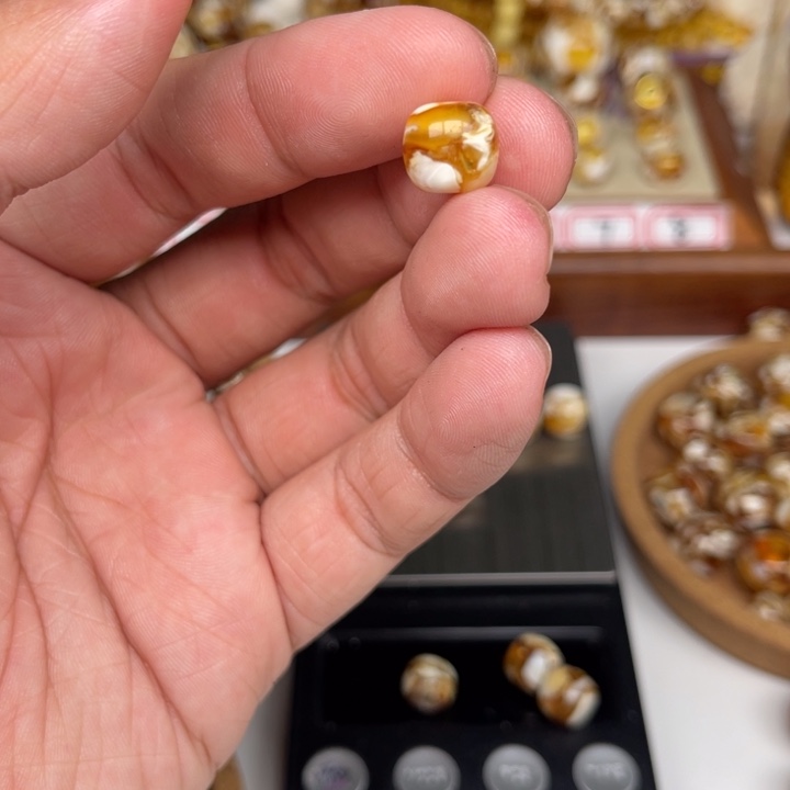 未镶嵌琥珀裸石我***碗82号