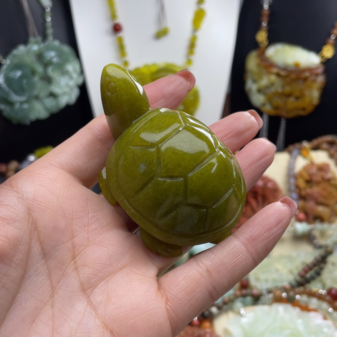 未镶嵌蛇纹石玉颈饰