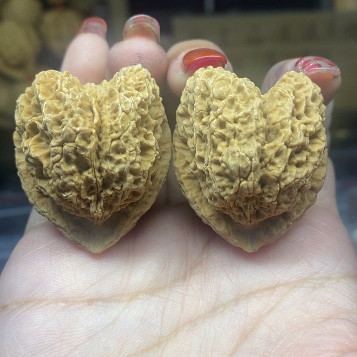 文玩核桃吊坠79老树小羊头