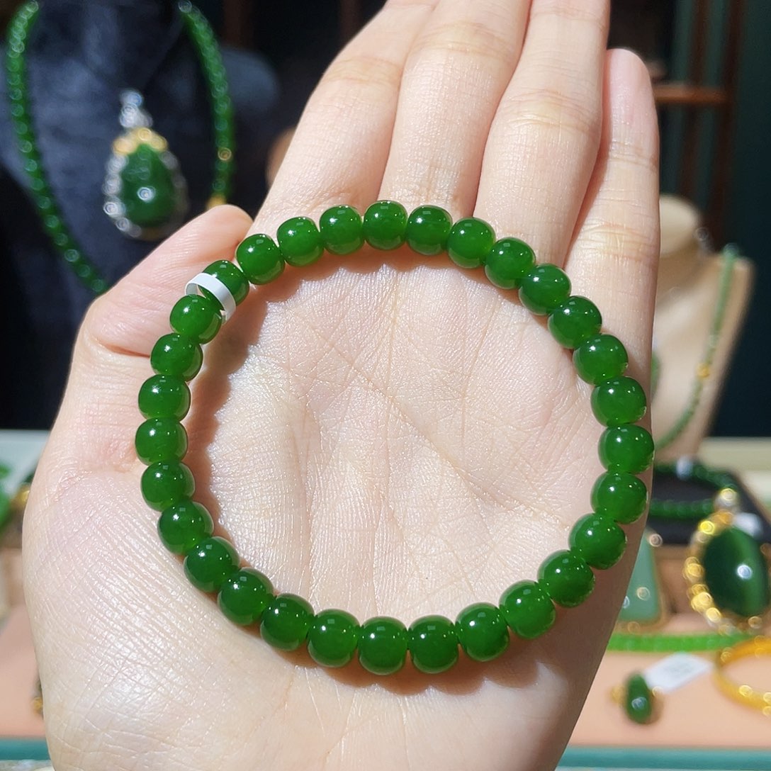 手串未镶嵌和田玉（碧玉）