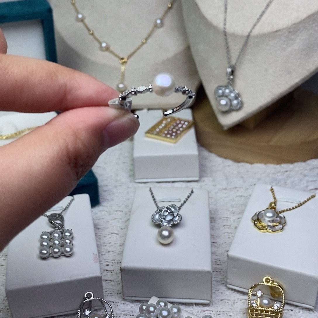 银S925镶嵌淡水珍珠耳饰