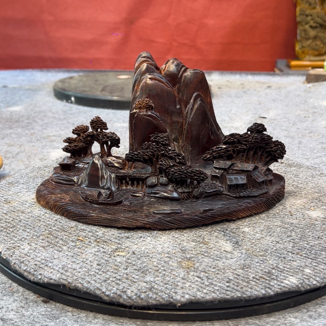 岚***园檀香紫檀（小叶紫檀）山水工艺品