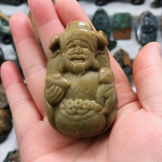 岫岩河磨玉（透闪石质玉）把件未镶嵌