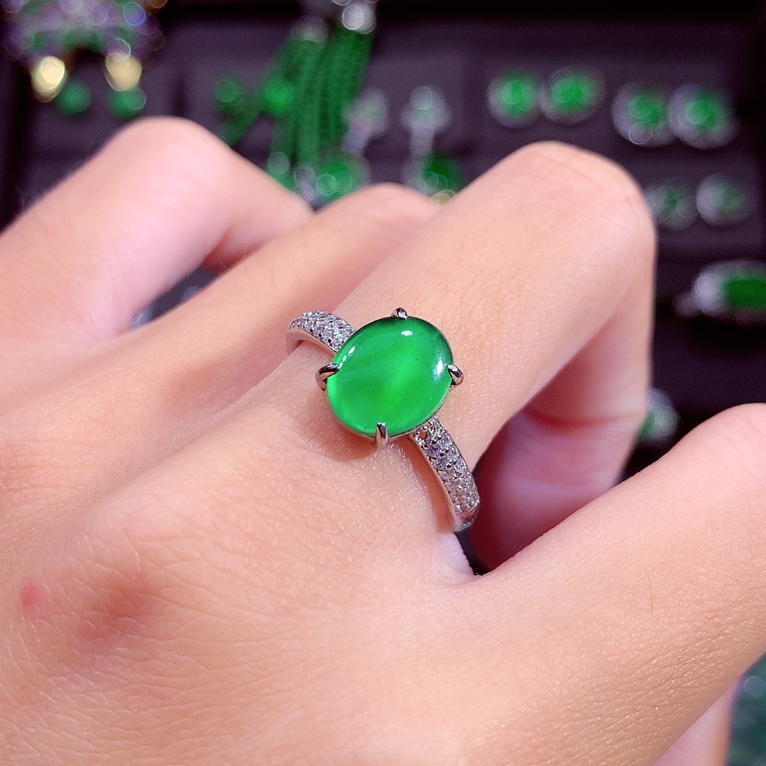 颈饰未镶嵌翡翠天然