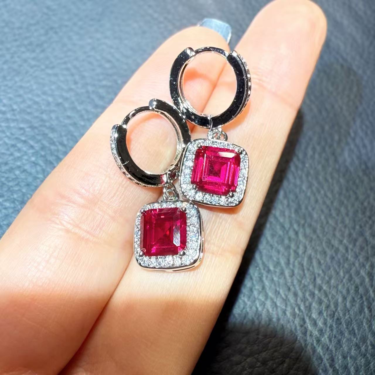 典藏轻奢-红宝石-高精切宝石耳钉YC-1392