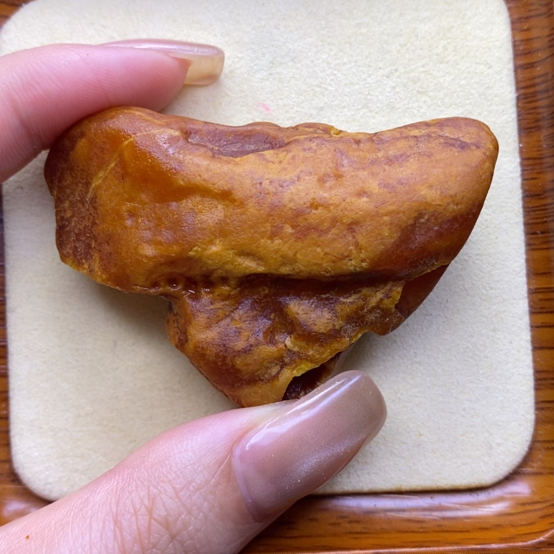 未镶嵌定制蜜蜡萤**?陈