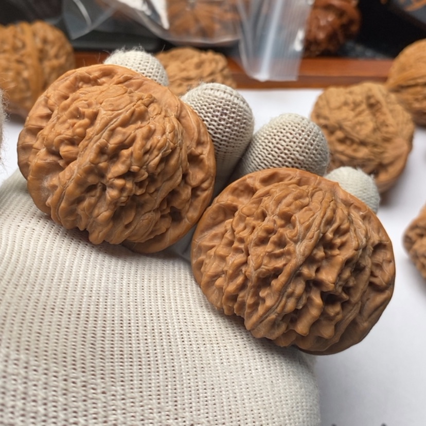 【闪购商品】文玩核桃把件J*295楼子