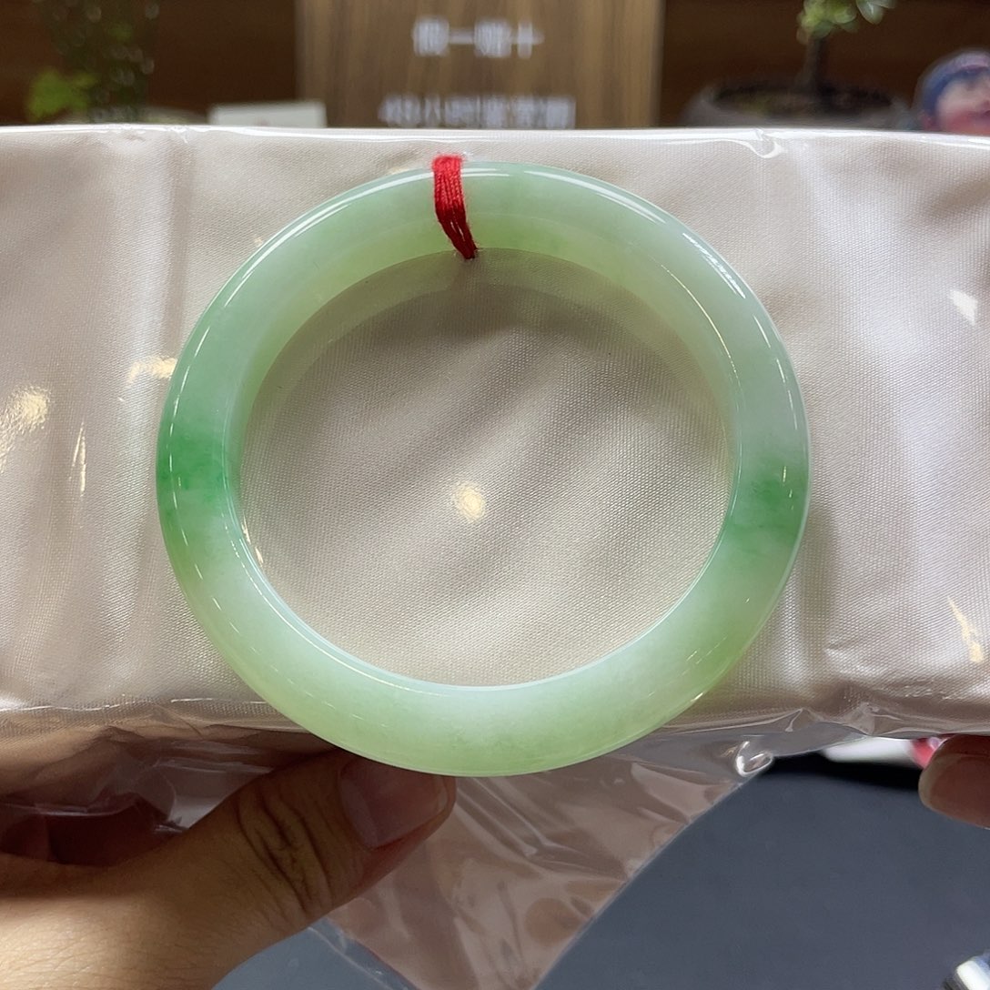 翡翠未镶嵌手镯20 号