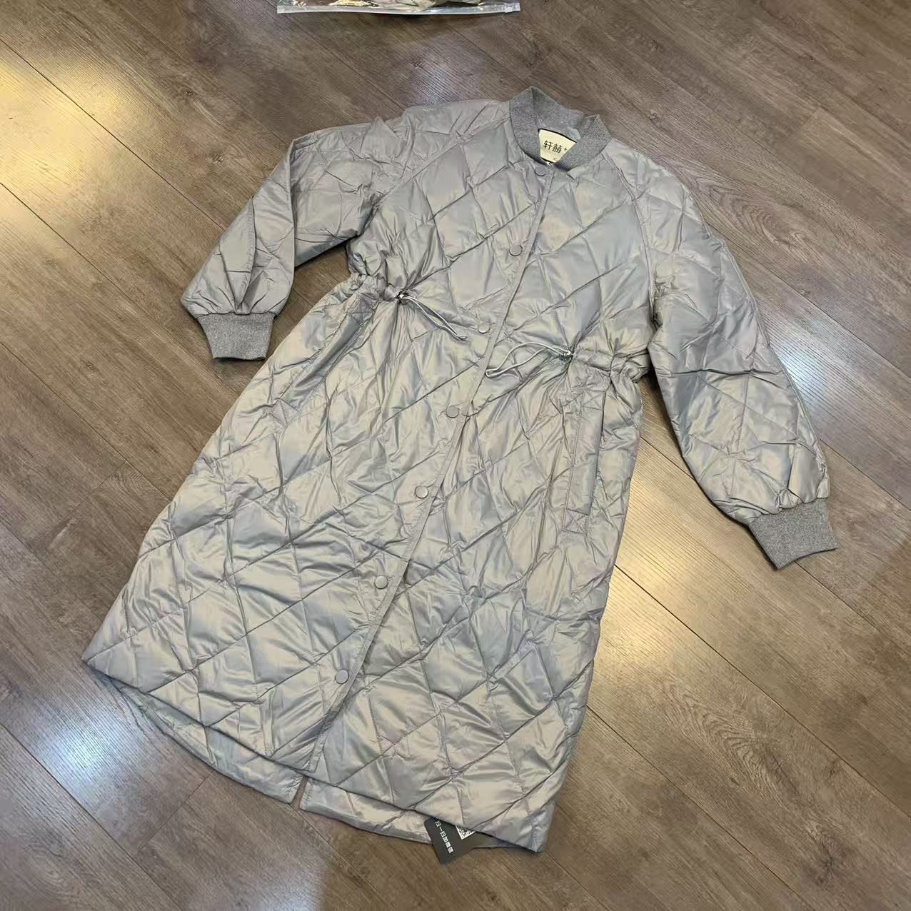 长版带菲子羽绒服