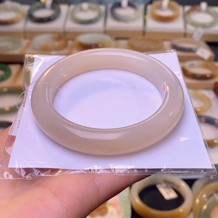 和田玉手镯未镶嵌58