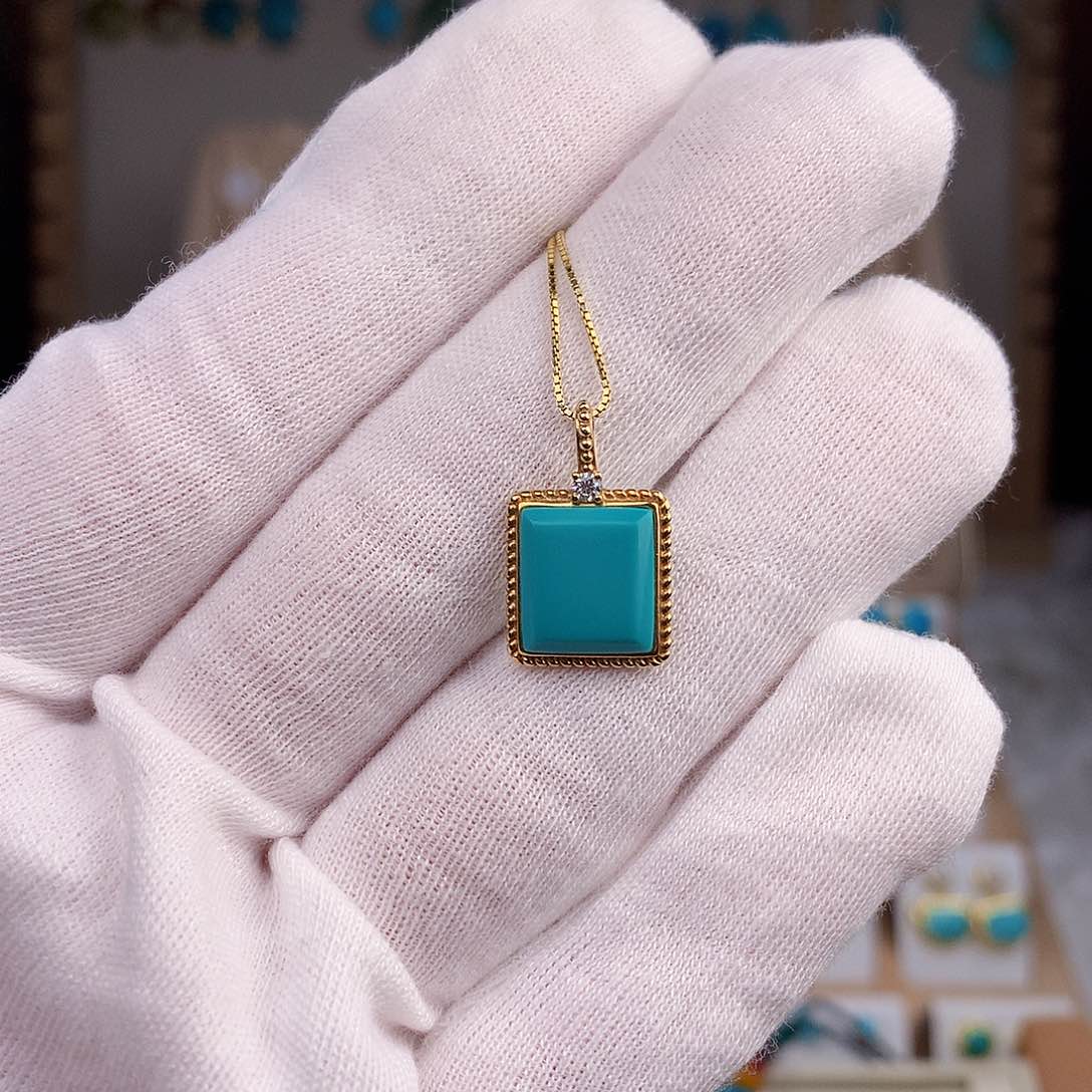 绿松石颈饰18K金镶嵌