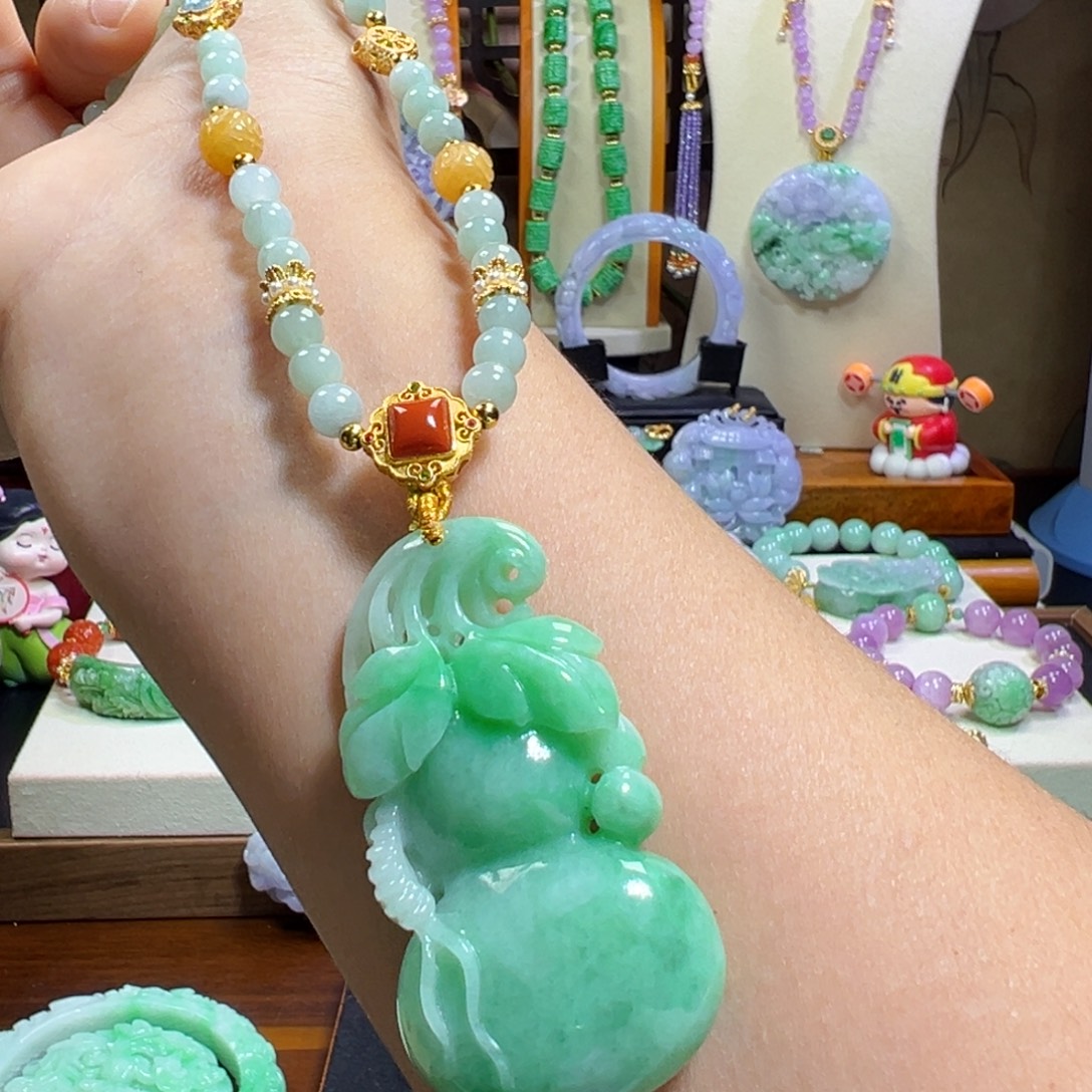 翡翠未镶嵌毛衣链阳绿葫芦