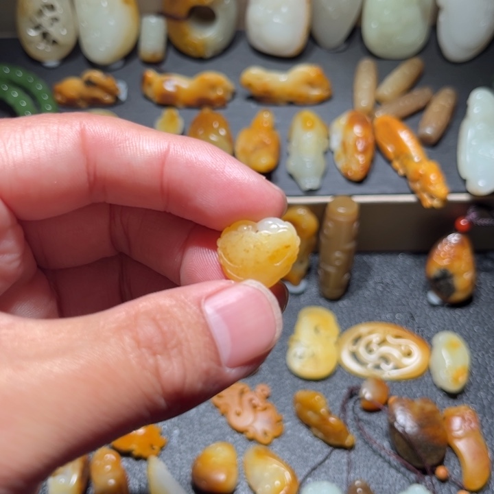 和田玉颈饰未镶嵌雨**空