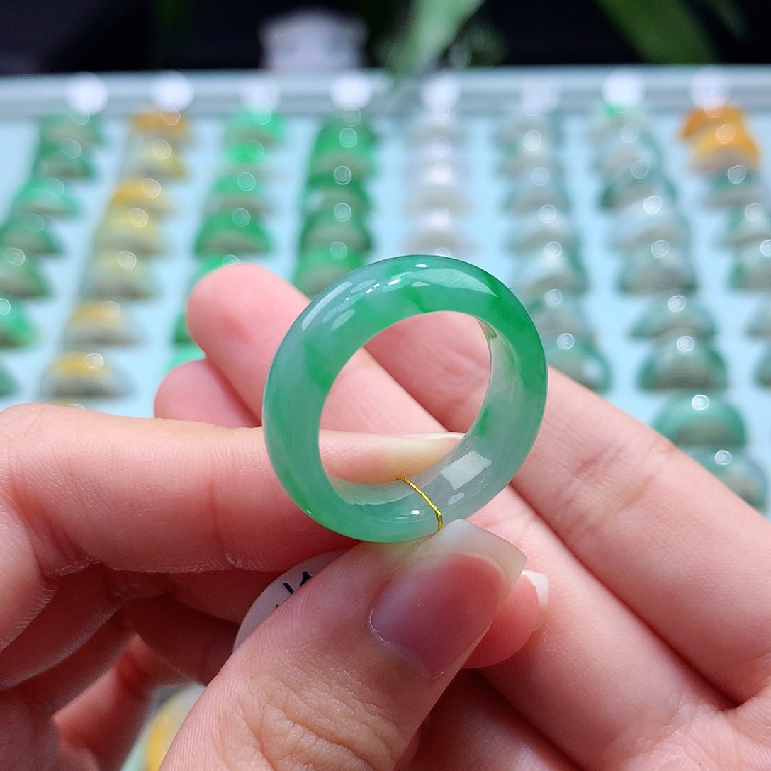翡翠戒指未镶嵌1718圈
