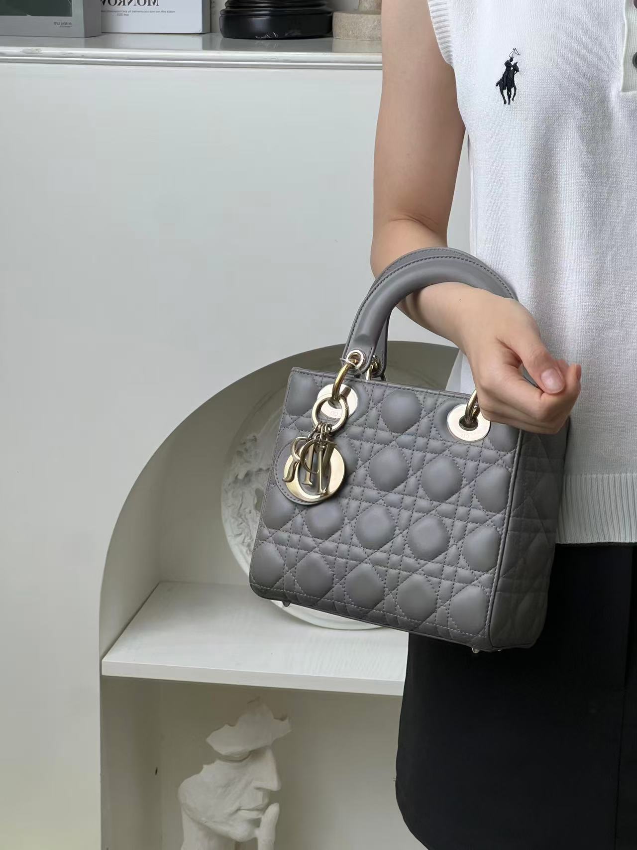 99新 DIOR/迪奥 四格戴妃大象灰/99新/优选