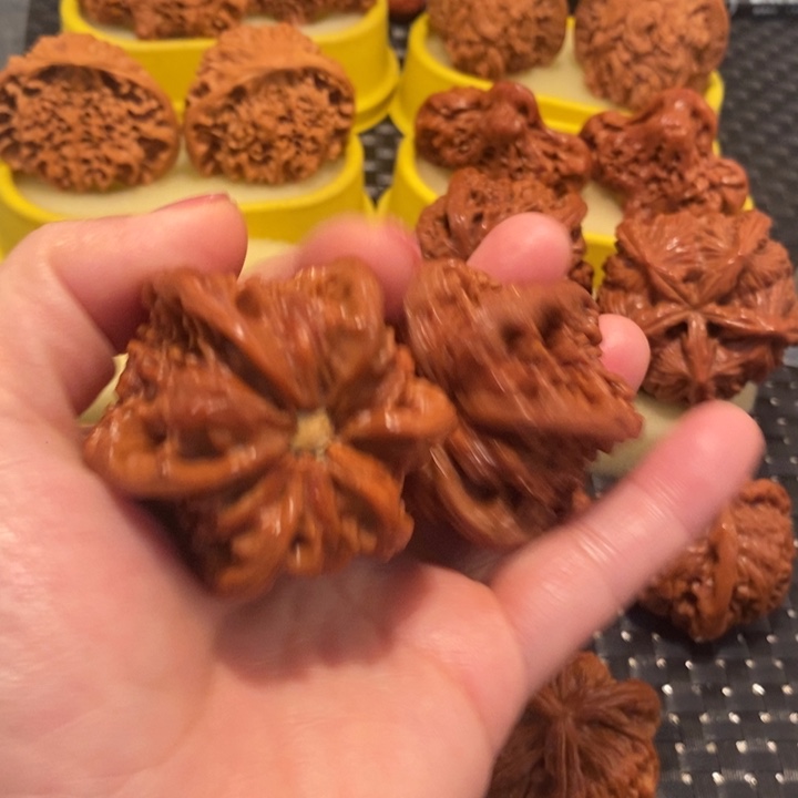 桃核把件刘*东工艺流程