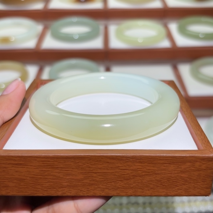 和田玉未镶嵌手镯精品冰底细料糖卡57/58