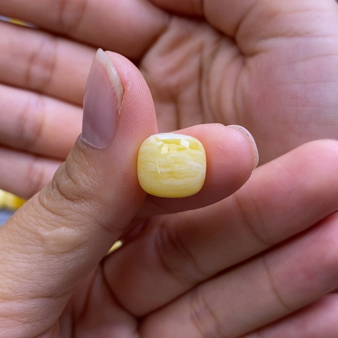 琥珀未镶嵌珠宝奇石12.0