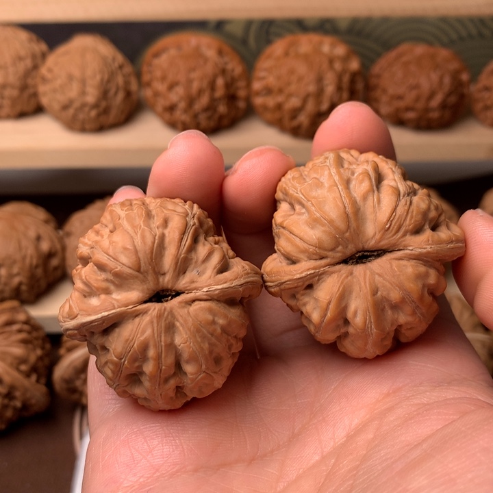 文玩核桃吊坠三*月元宝