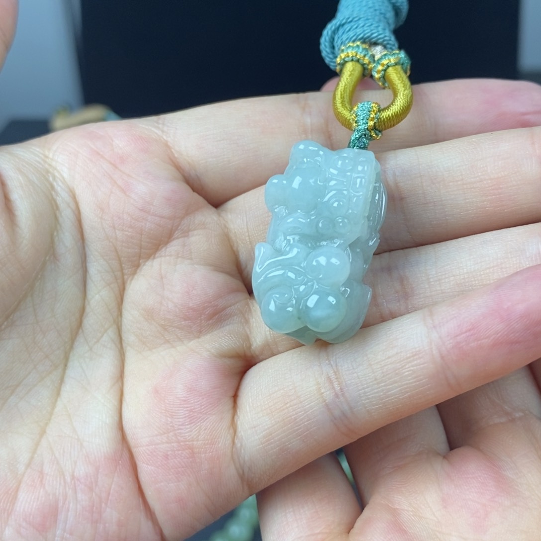 翡翠颈饰未镶嵌天然