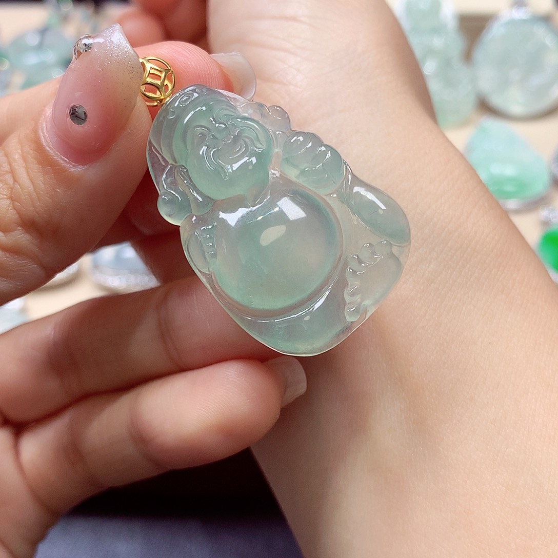 翡翠颈饰18K金镶嵌翡翠