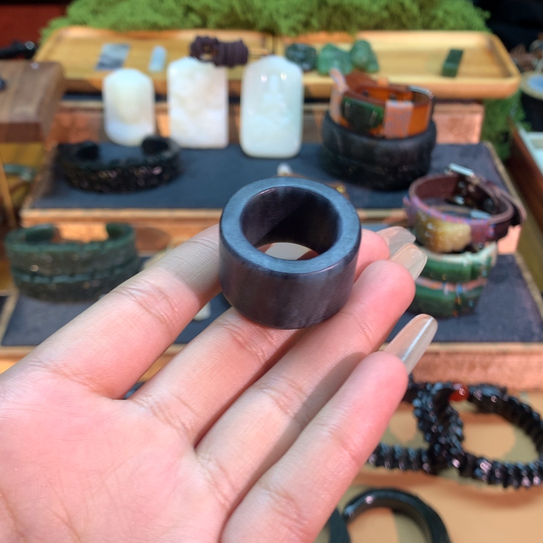 和田玉（糖玉）未镶嵌挂件