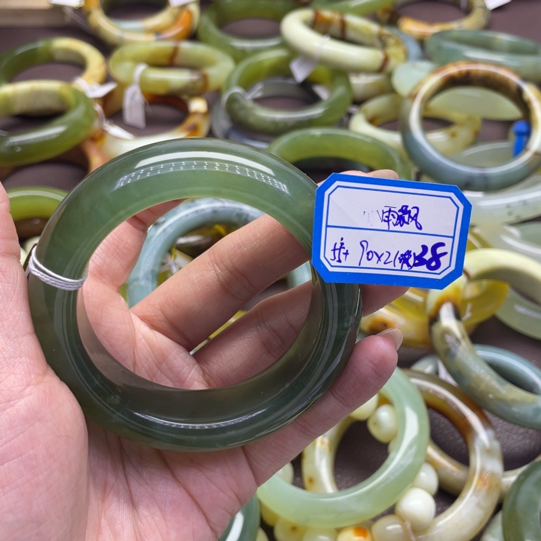 心***飘蛇纹石玉未镶嵌手镯