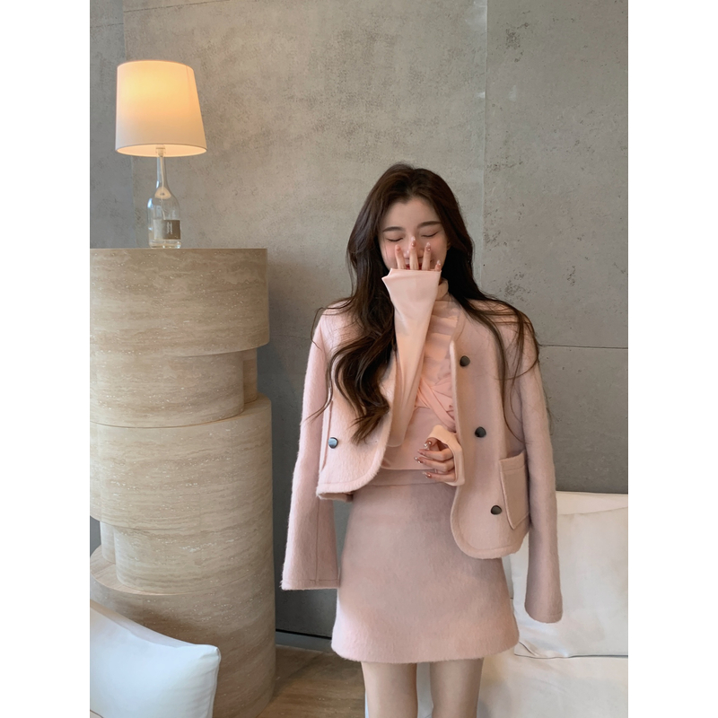 清 YIYI WANG 粉色独角兽 修身纯欲蝴蝶结高领内搭打底衫长袖T恤