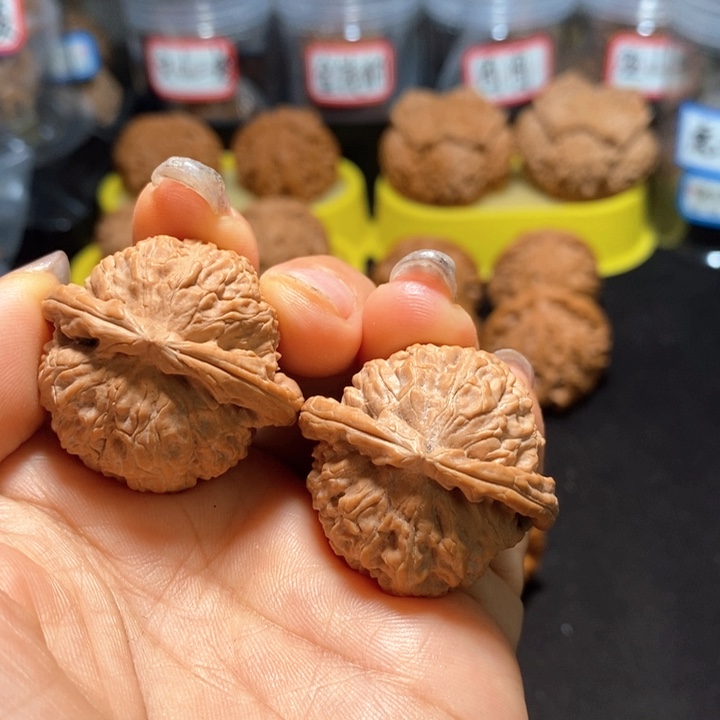 文玩核桃把件壹*姚白狮子