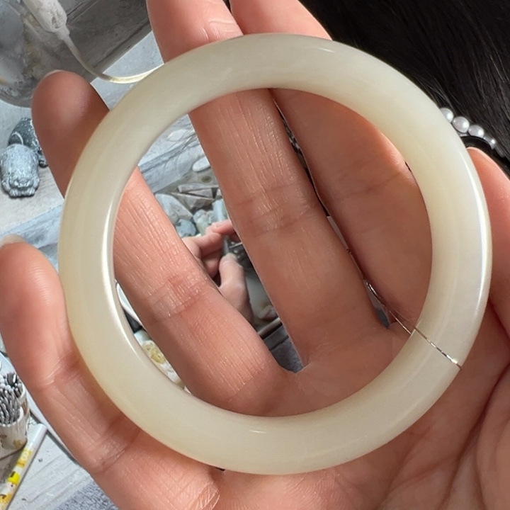 和田玉手镯未镶嵌  天然和田玉女款手镯