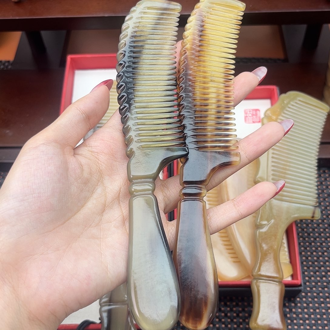 手工制作纯牛角梳子