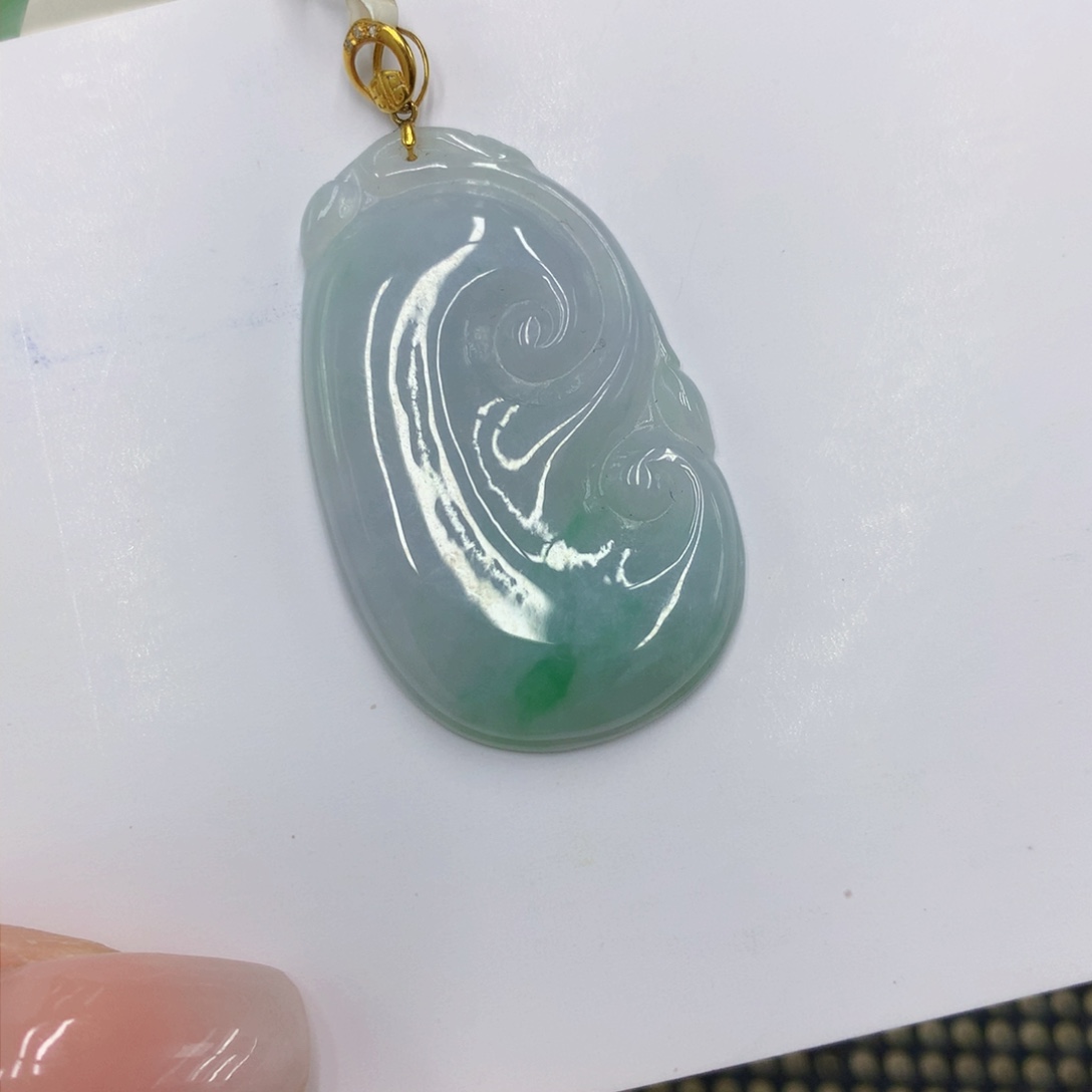 翡翠18K金镶嵌颈饰翡翠