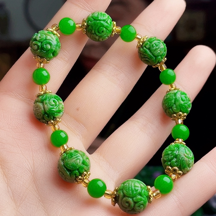 翡翠未镶嵌颈饰多样性