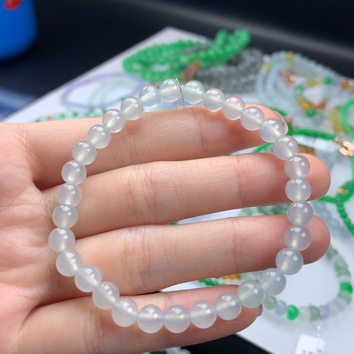 翡翠手镯未镶嵌卡