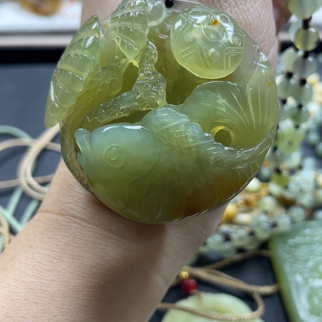 蛇纹石玉手串未镶嵌