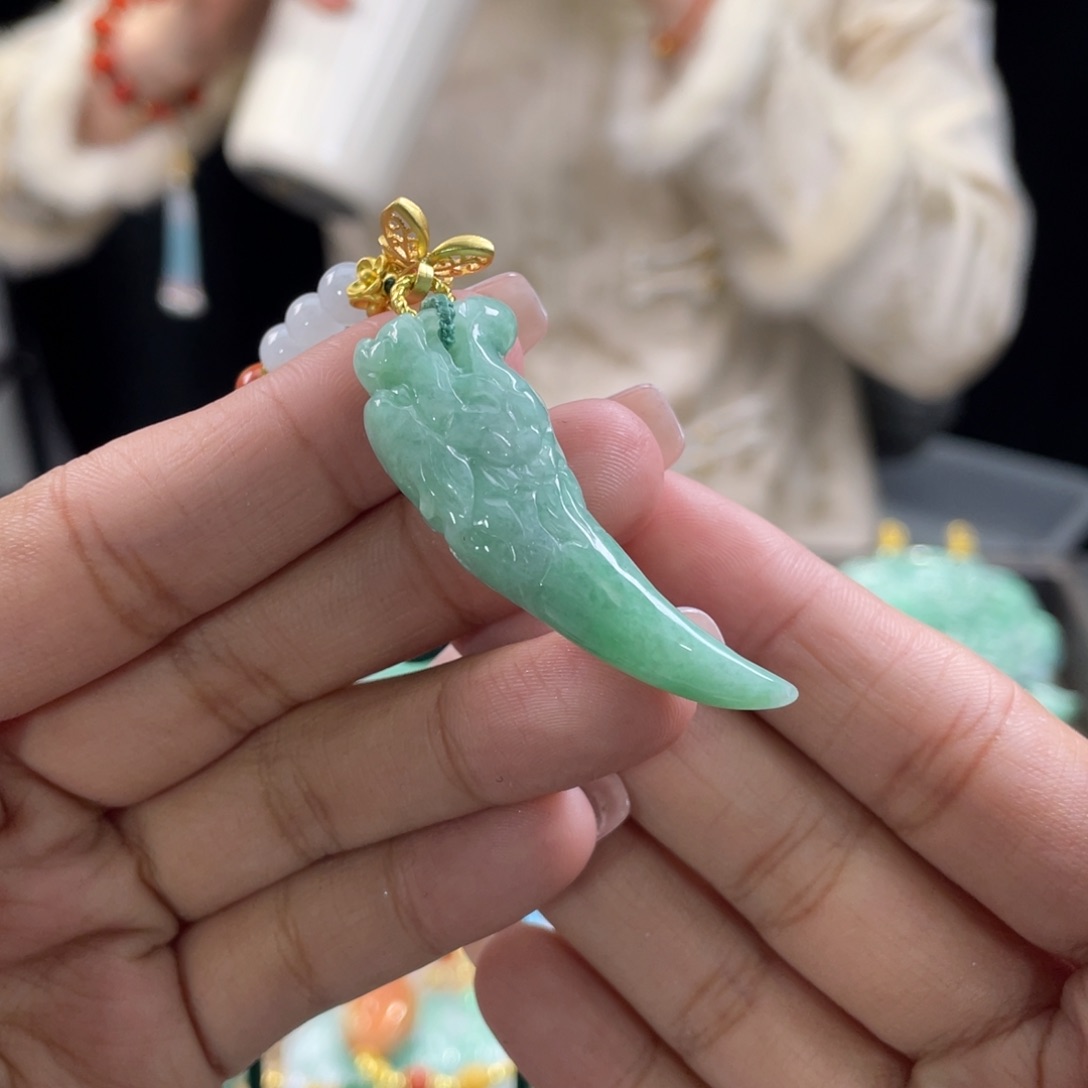 翡翠颈饰未镶嵌代编织