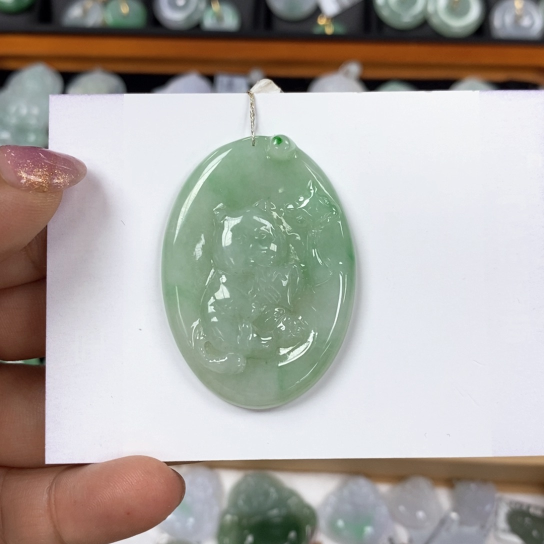 翡翠颈饰未镶嵌龙猫