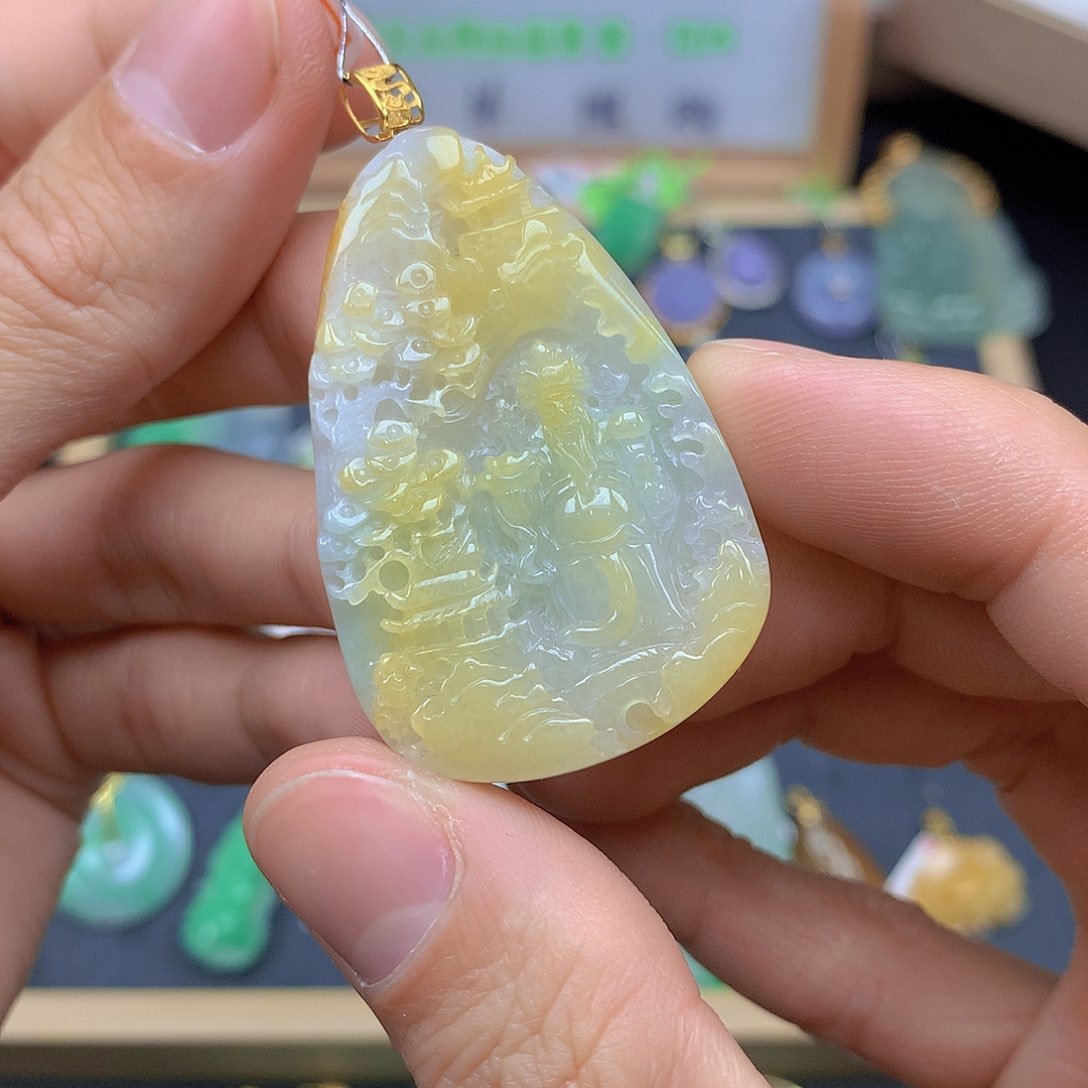 翡翠颈饰18K金镶嵌翡翠