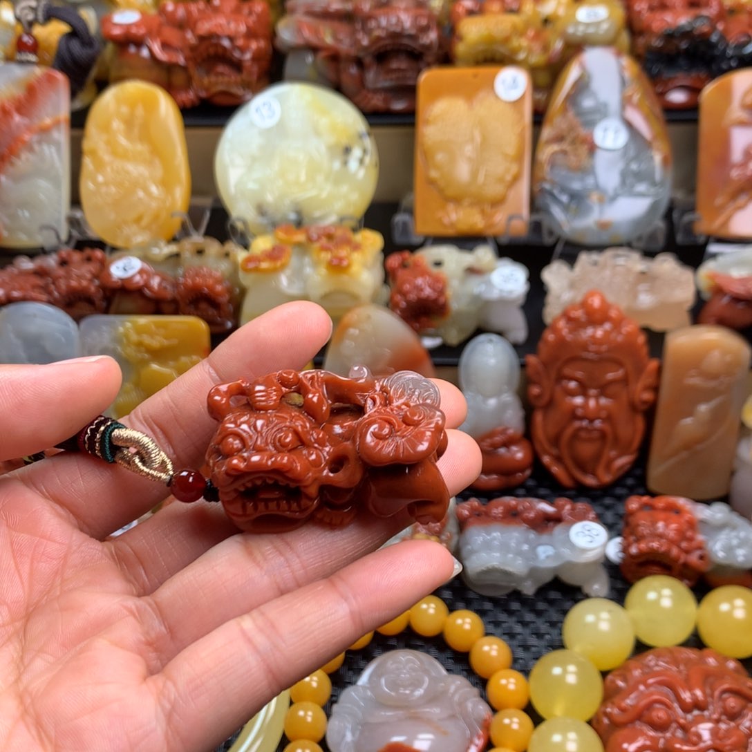 石英质玉（黄龙玉）挂件未镶嵌