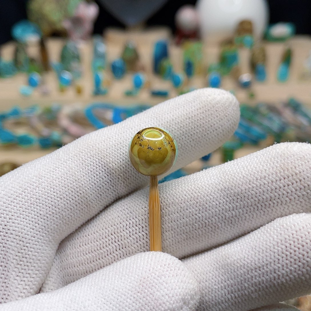 绿松石未镶嵌颈饰