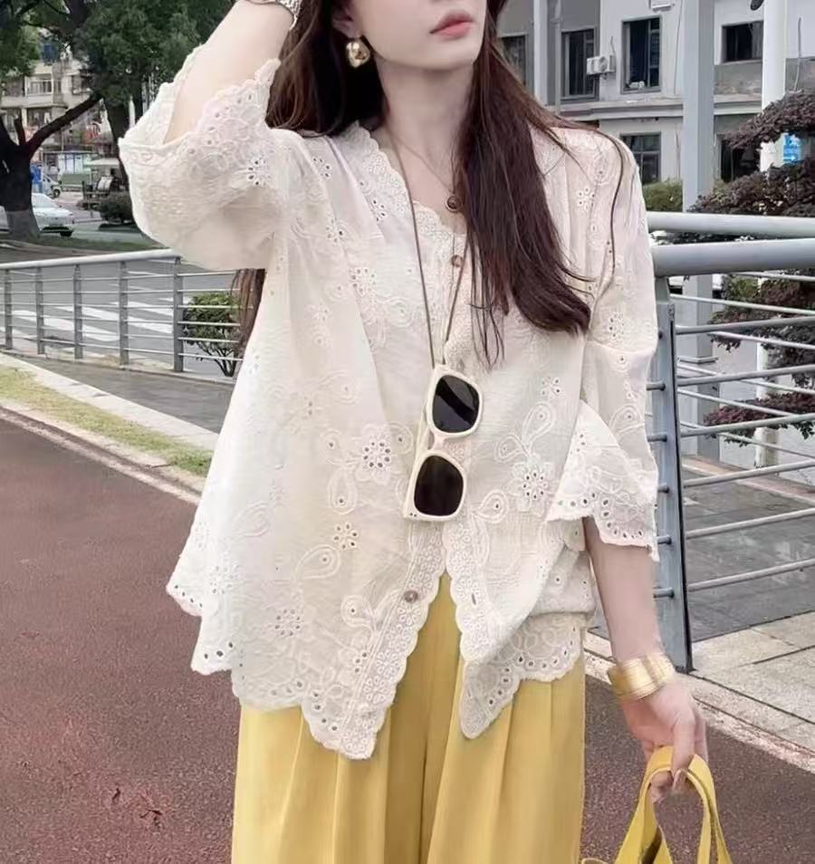 韩 系蕾丝提花刺绣七分袖衬衫夏巨好看时尚减龄宽松别致上衣5877
