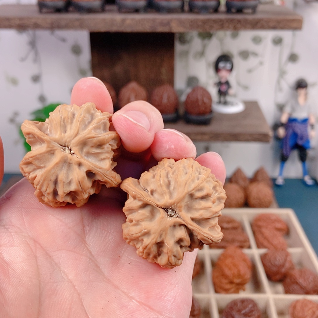 文玩核桃吊坠10¥¥梨木台