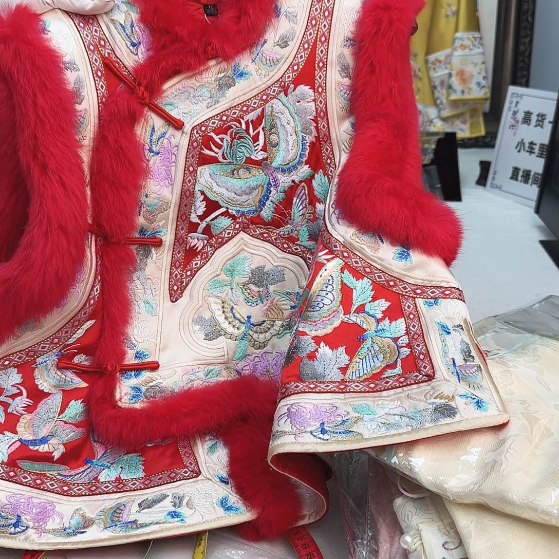 红色兔毛马甲马甲